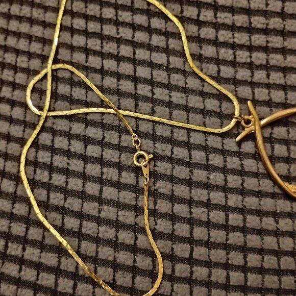 Elegant Gold Bronze Tones Pendant Necklace - Picture 6 of 9